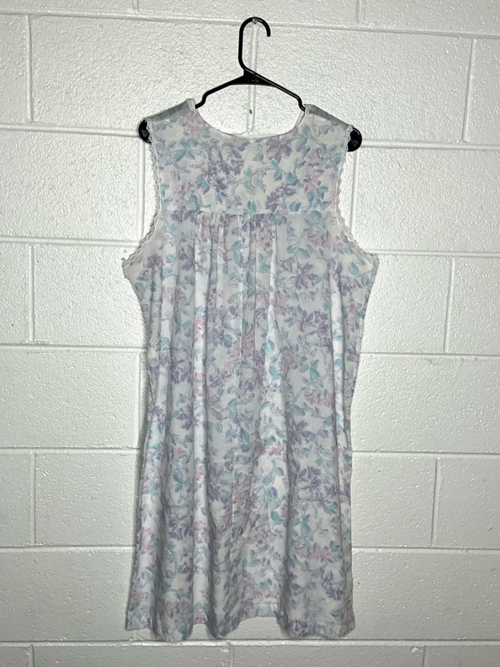 < Vintage Simply Basic Pastel Purple/Blue Floral Nightgown > - Picture 3 of 3